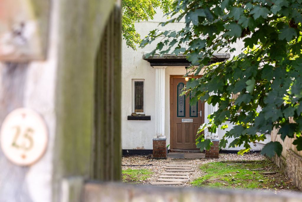 Property photo 1 of 28