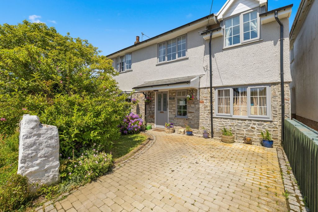 Property photo 1 of 33