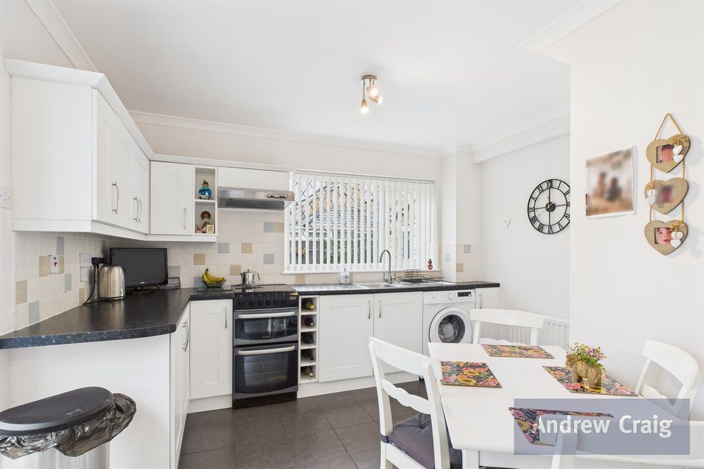 Property photo 2 of 16 Kitchen Diner