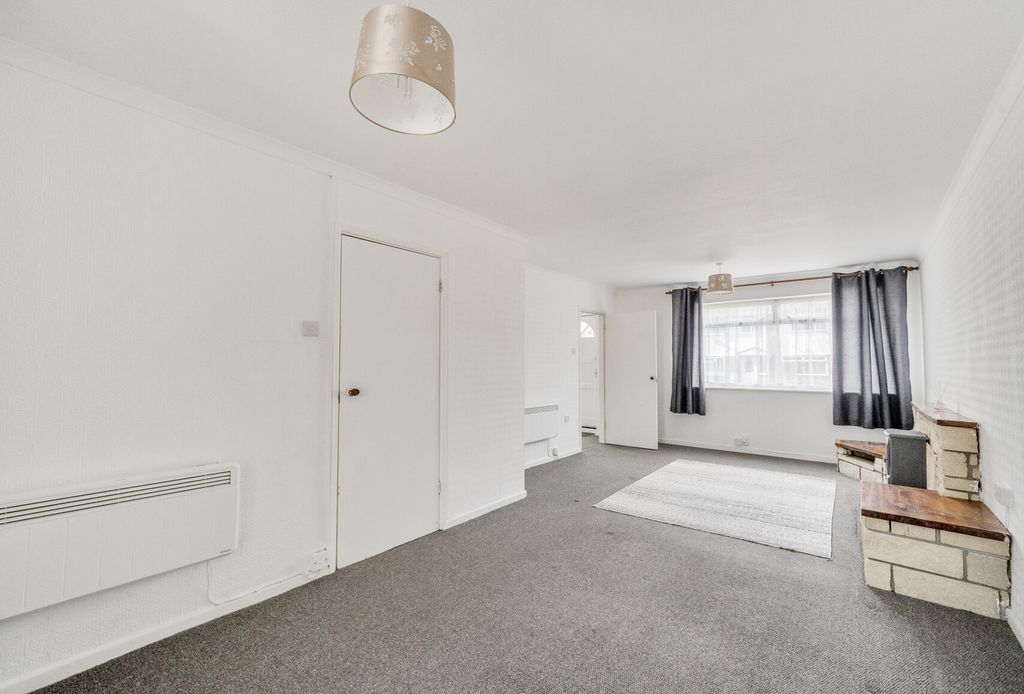 Property photo 3 of 15 1344618-21-68Ae43...