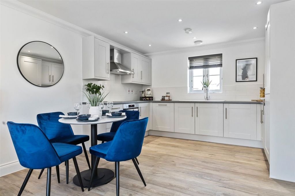 Property photo 3 of 10 Picture 4