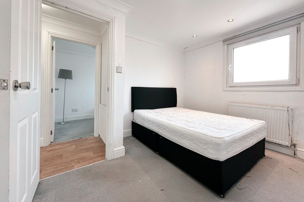 Property photo 3 of 12 Picture No. 35