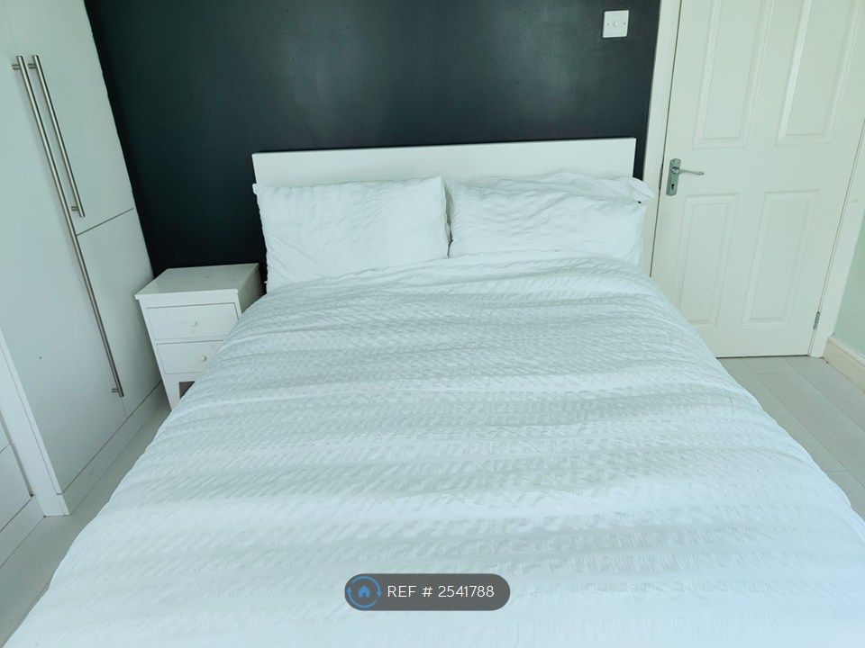 Property photo 2 of 35