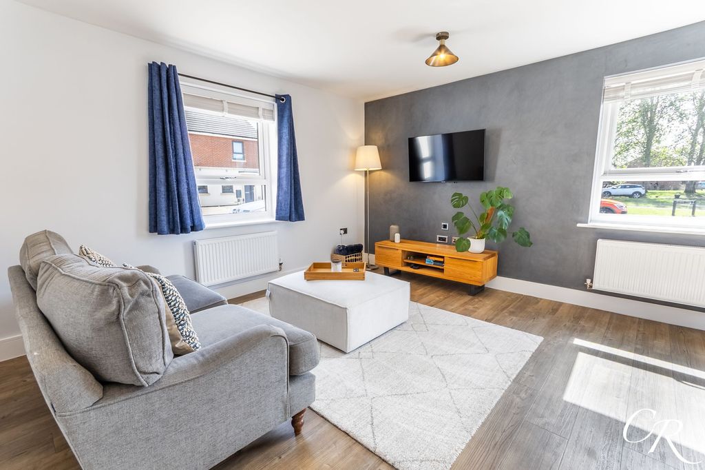 Property photo 3 of 14