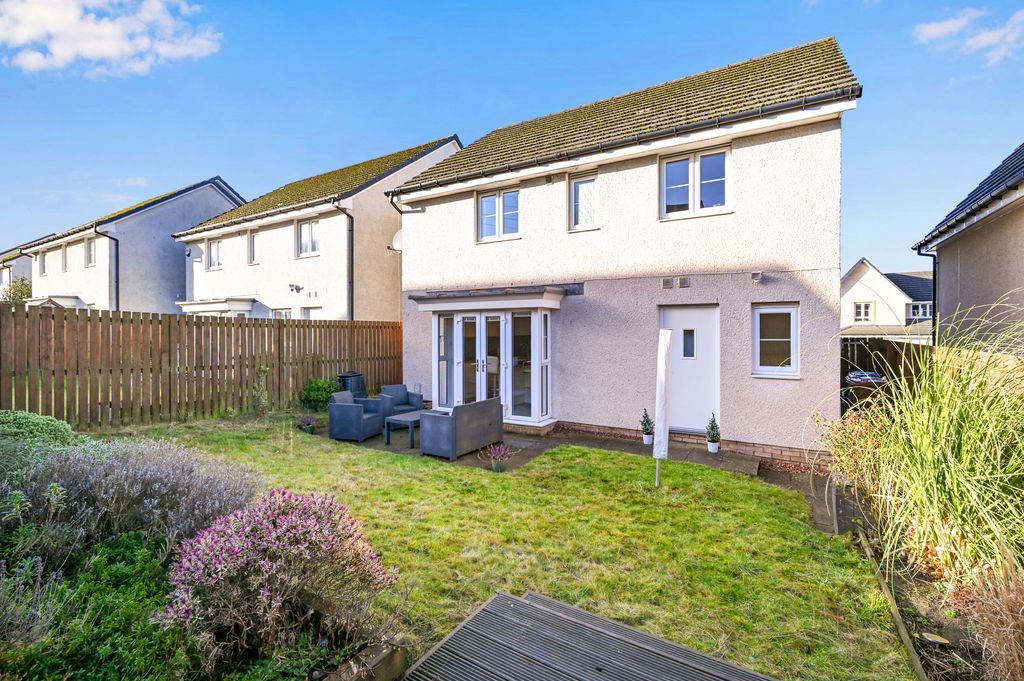 Additional image 16 of 4 bed detached house for sale30 Clippens Drive, Burdiehouse, Edinburgh EH17