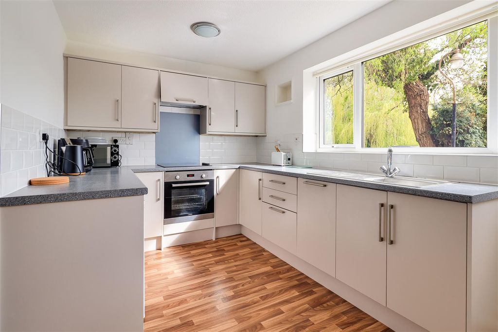 Property photo 2 of 16 1 Church End (14).Jpg