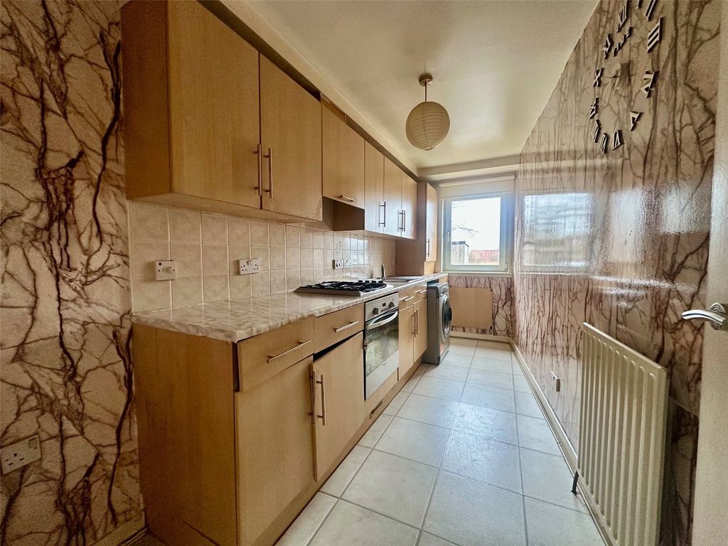 Property photo 3 of 5 3