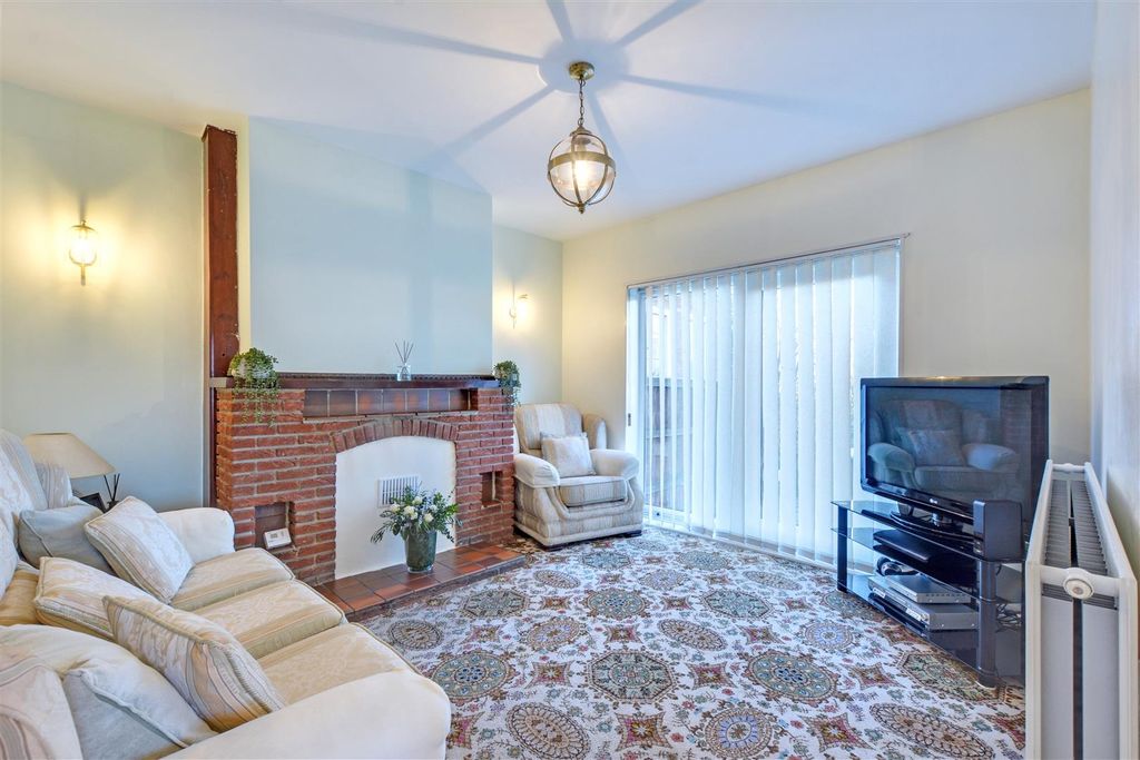 Property photo 2 of 26 Lounge_1.Jpeg