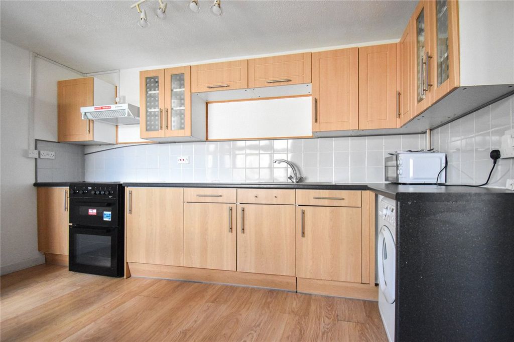 Property photo 2 of 12 Picture No. 21