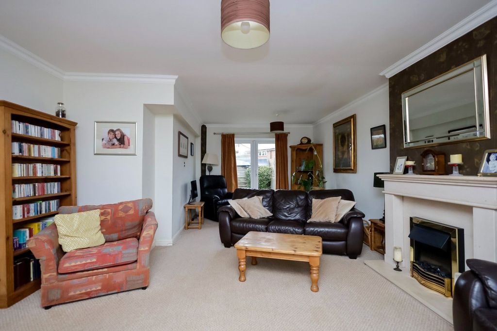 Property photo 2 of 13 Picture No. 29