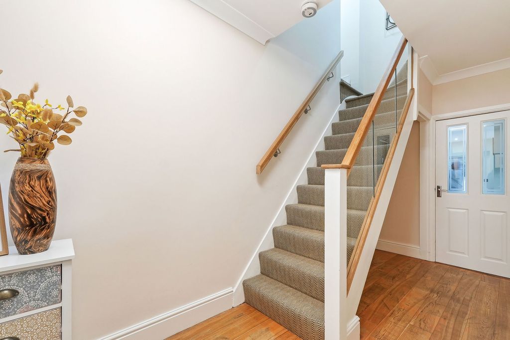 Property photo 2 of 49