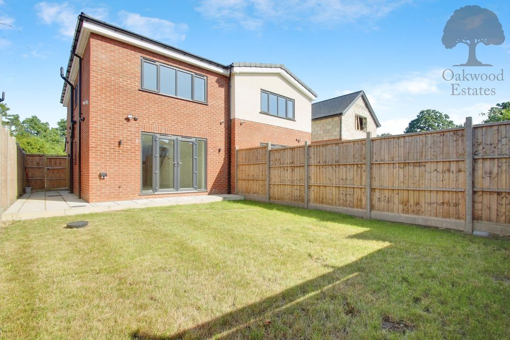 Property photo 2 of 23
