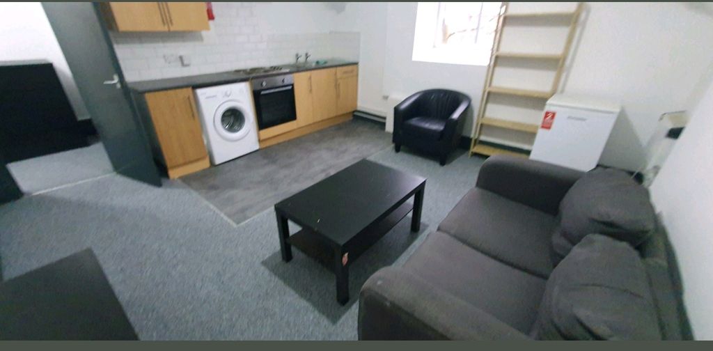 Property photo 1 of 3