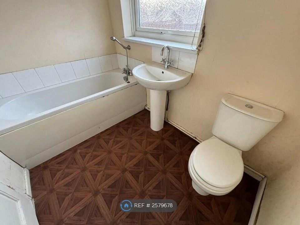 Property photo 2 of 8 Upstairs Bathroom