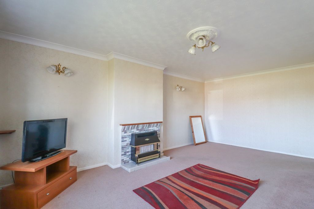 Property photo 3 of 17 4959563