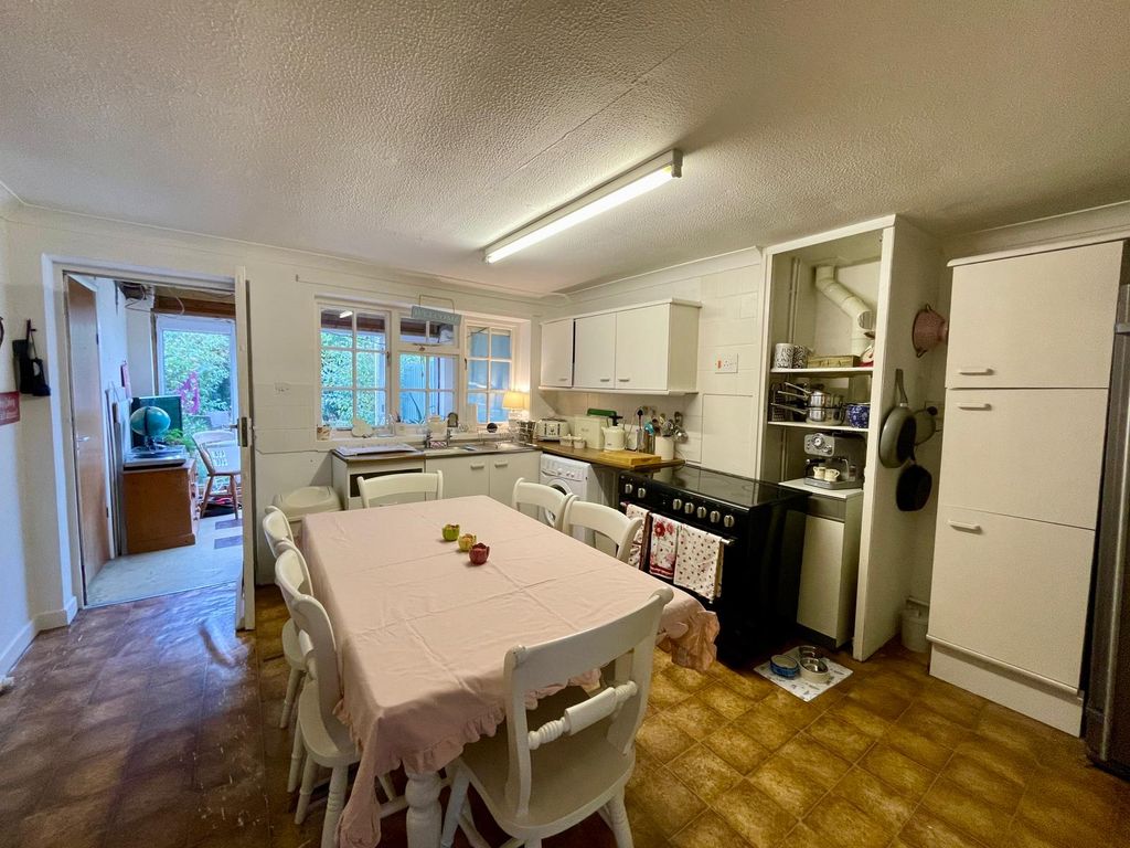 Property photo 3 of 22