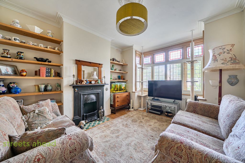 Property photo 2 of 14 A57953E9-Ab34-465...