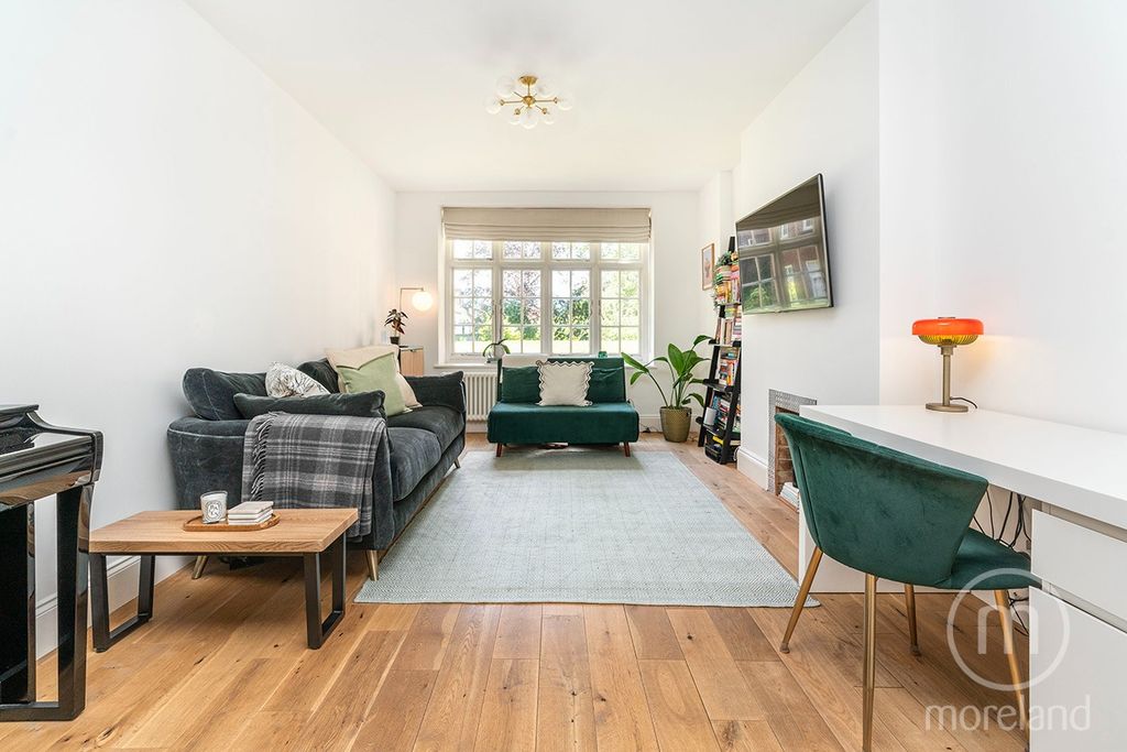 Property photo 2 of 13 5131492