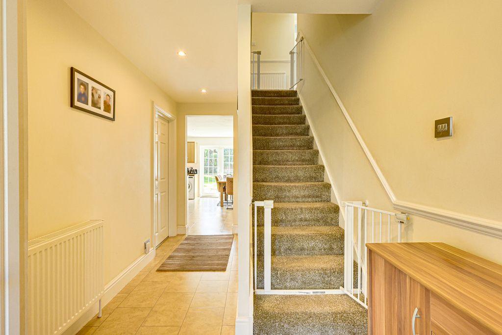 Additional image 16 of 6 bed detached house for saleChestwood Close, Billericay CM12