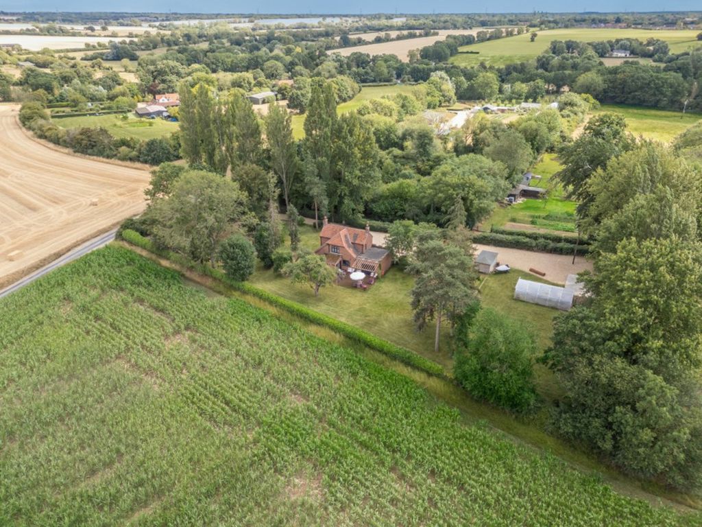 Property photo 2 of 37