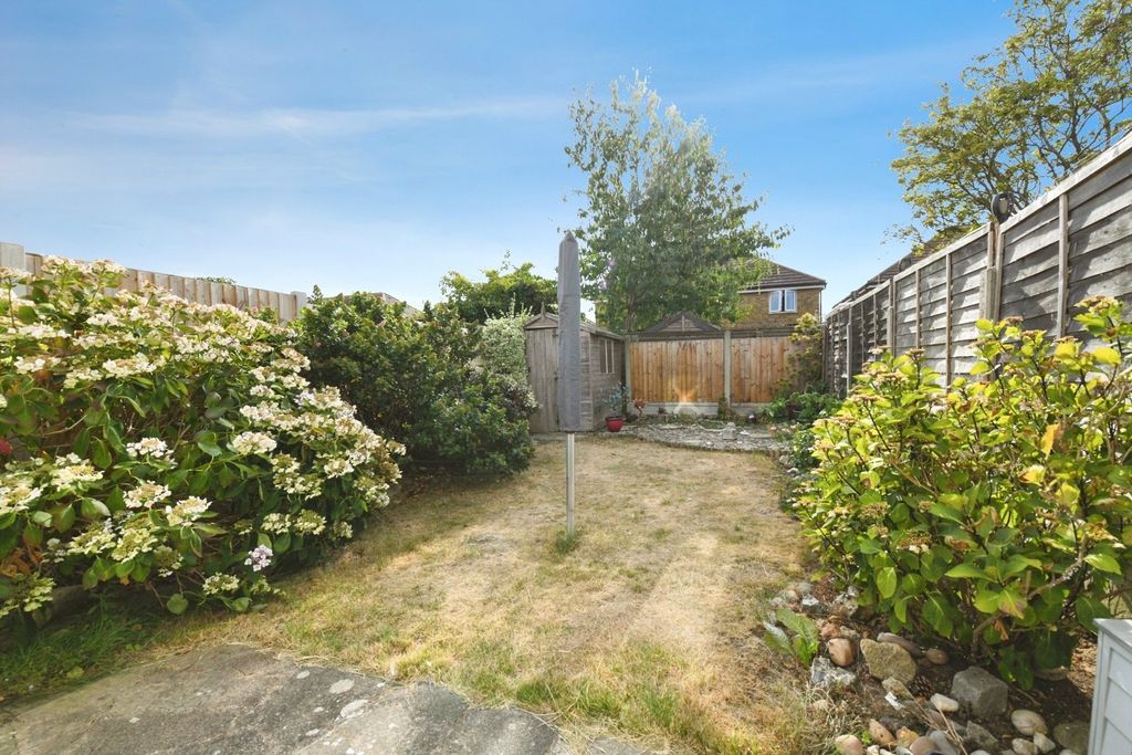 Property photo 2 of 18 Garden