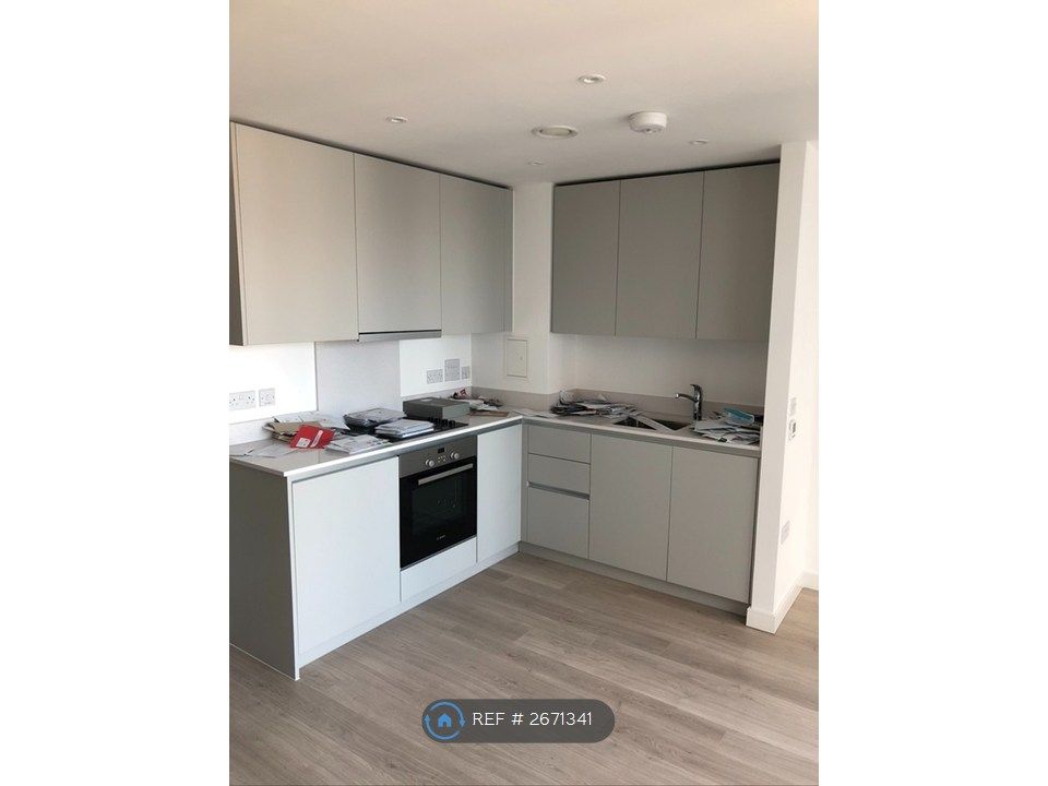 Property photo 3 of 10 Kitchen Area