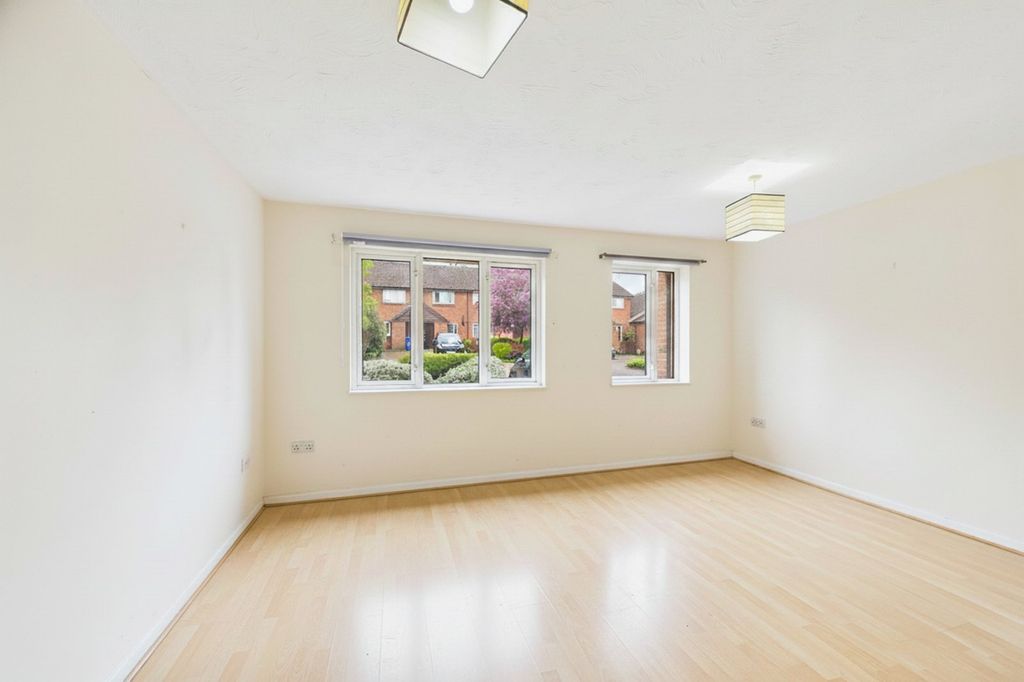 Property photo 2 of 6 Picture No. 11