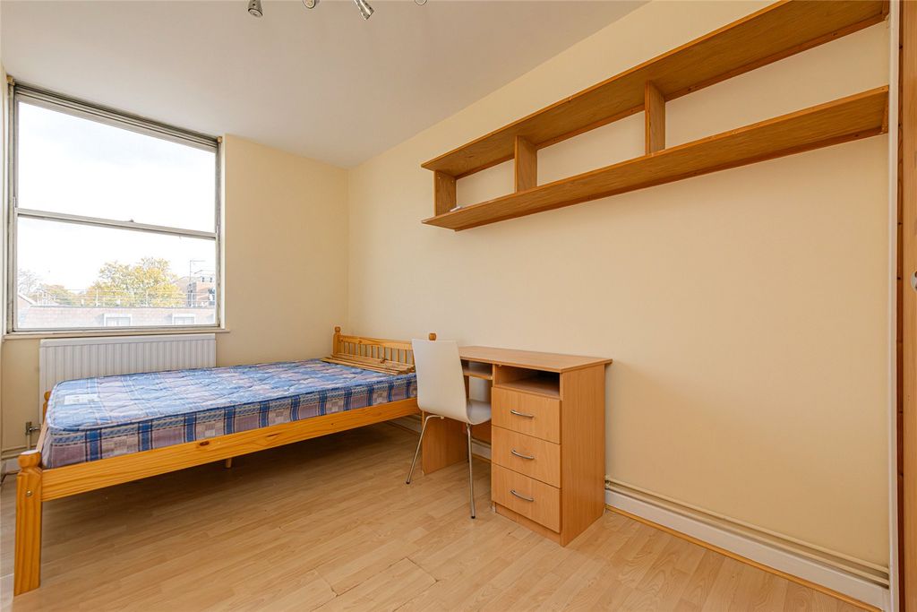 Property photo 2 of 6 Picture No. 10