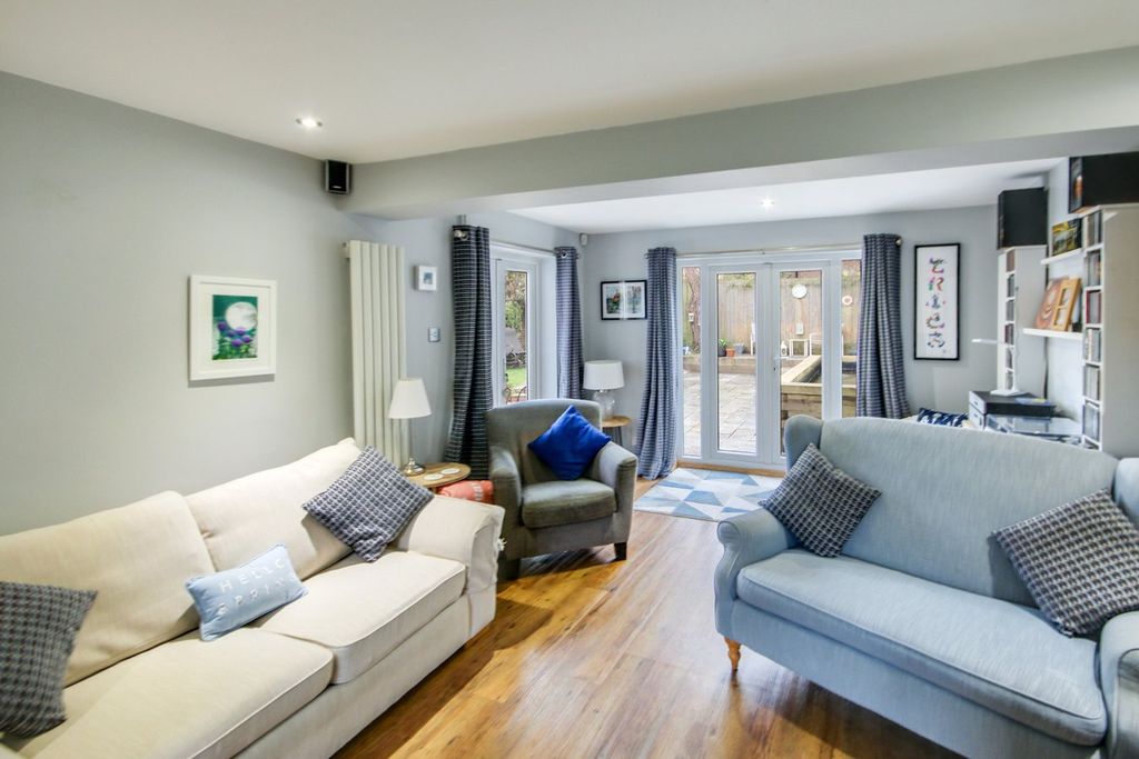 Property photo 3 of 24