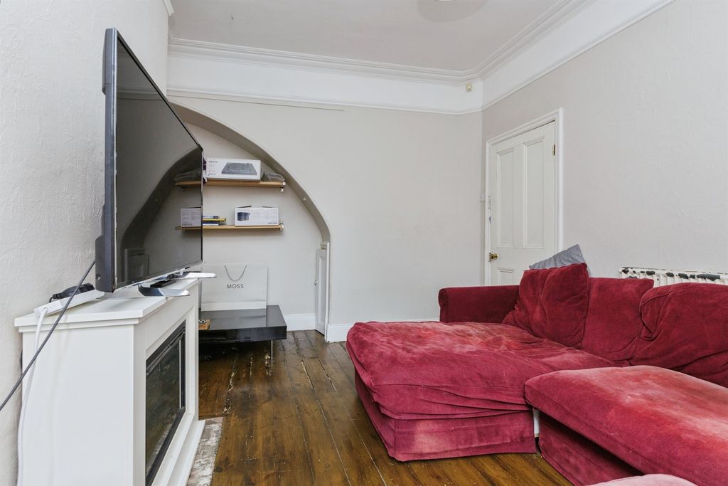 Property photo 3 of 17