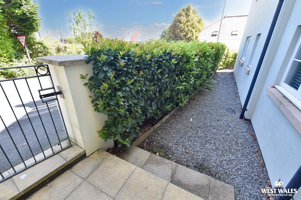 Additional image 9 of 2 bed flat for saleSt. Brides Hill, Saundersfoot SA69