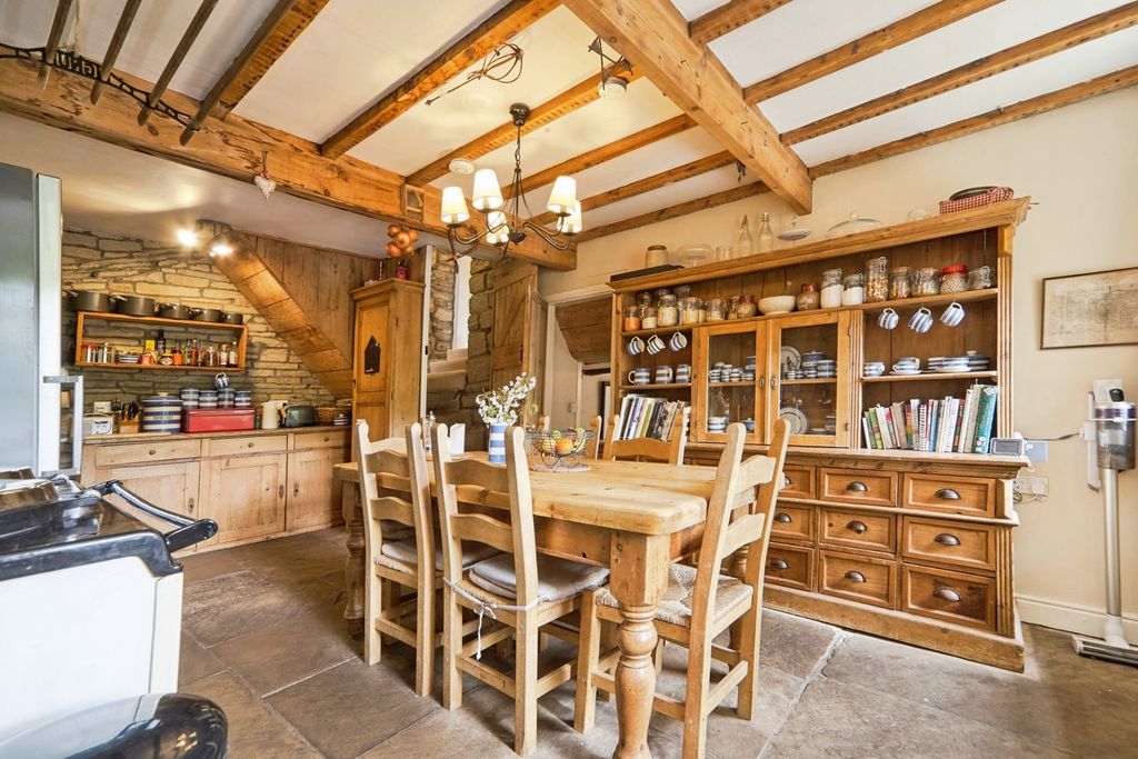 Property photo 3 of 29 Photo