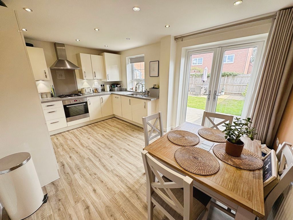 Property photo 3 of 16 60591Bba-Img_5858
