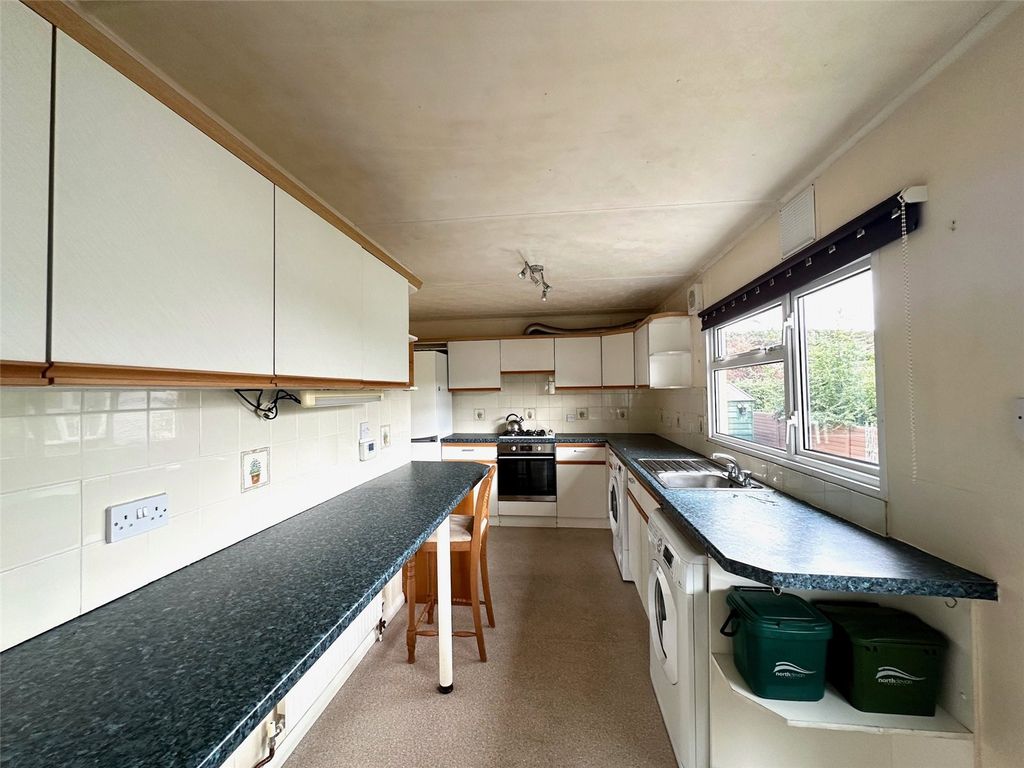 Property photo 3 of 9 Picture No. 16