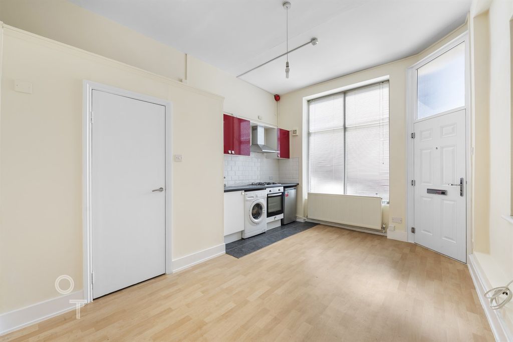 Property photo 2 of 5 Open Plan