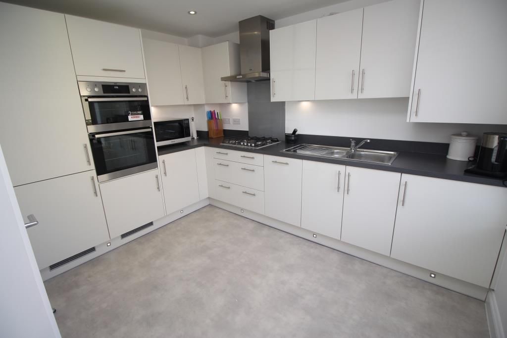 Property photo 3 of 15 Kitchen