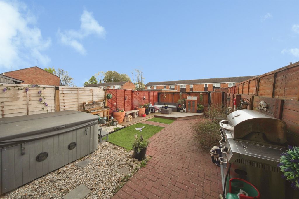 Property photo 2 of 17