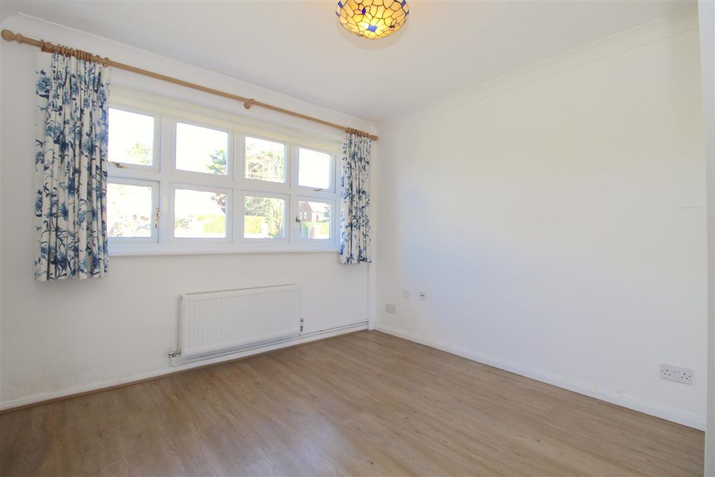 Property photo 2 of 17 Img_2461.Jpg