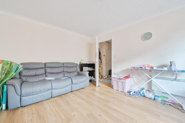 Property photo 2 of 11 Living Room