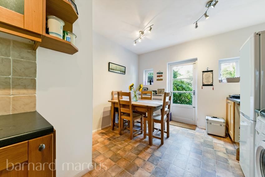 Property photo 2 of 8 Kitchen