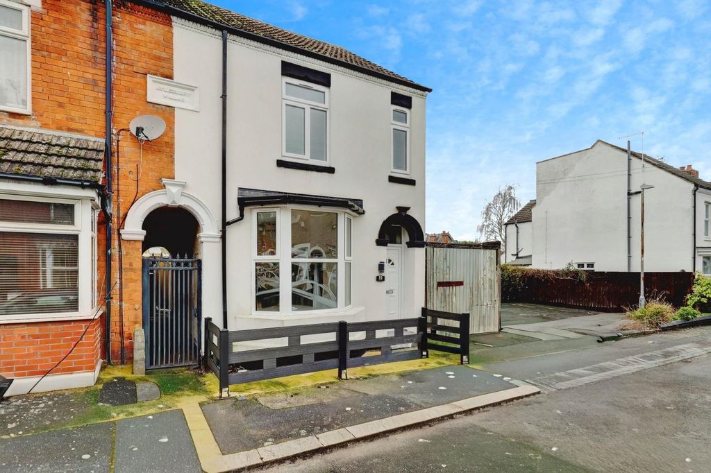 Property photo 1 of 19