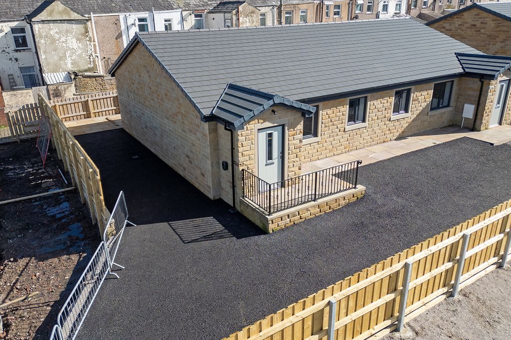 Property photo 1 of 10 4286050