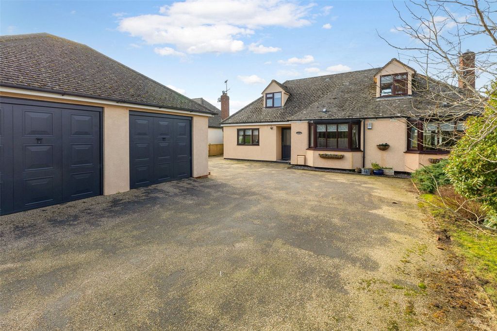Property photo 2 of 17 Front Aspect