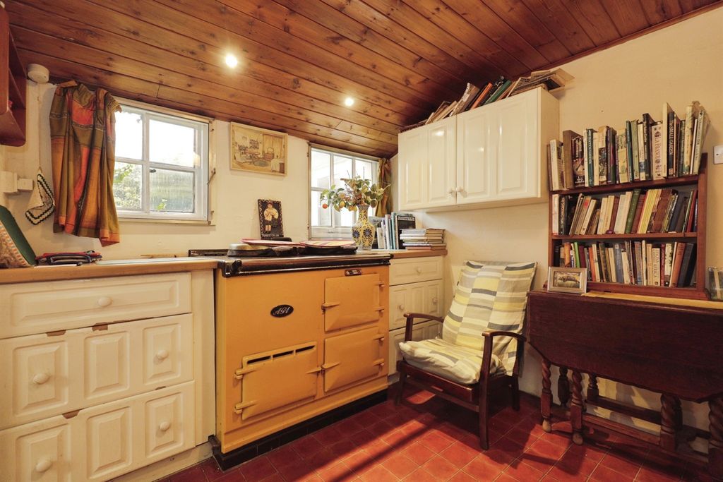 Property photo 2 of 16