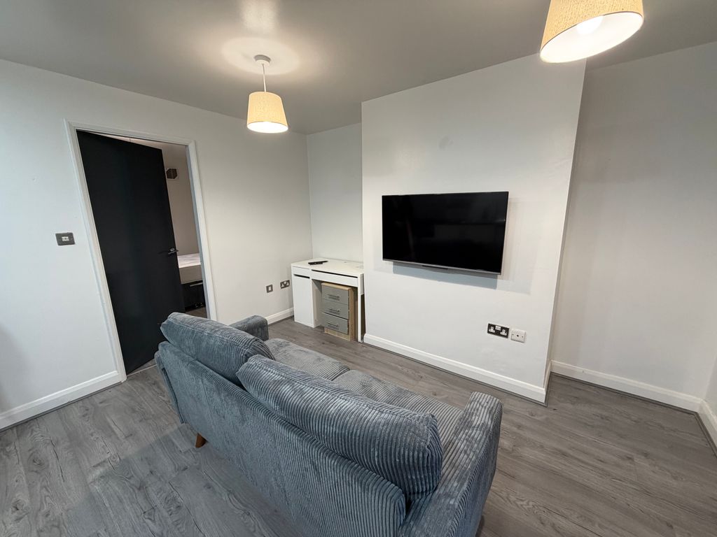 Property photo 1 of 4 Bedroom 1