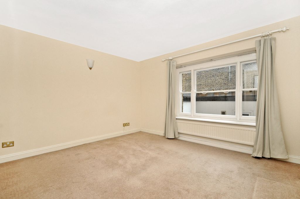 Property photo 2 of 8