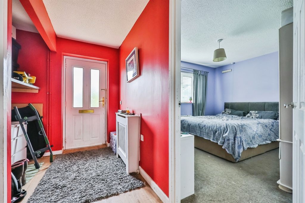 Property photo 2 of 17