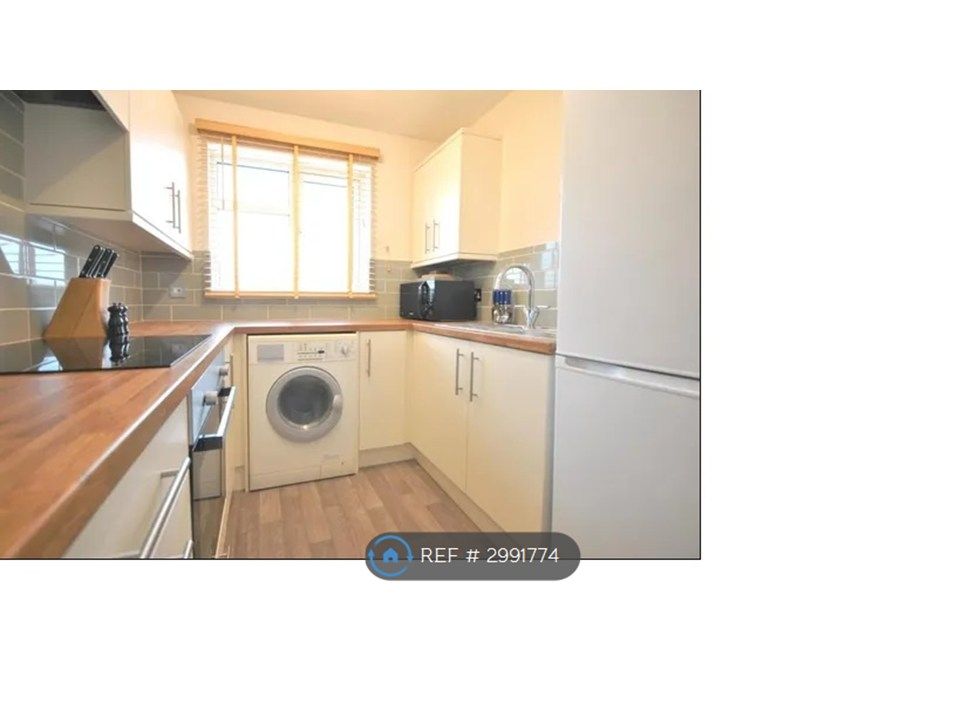Property photo 2 of 8 Kitchen
