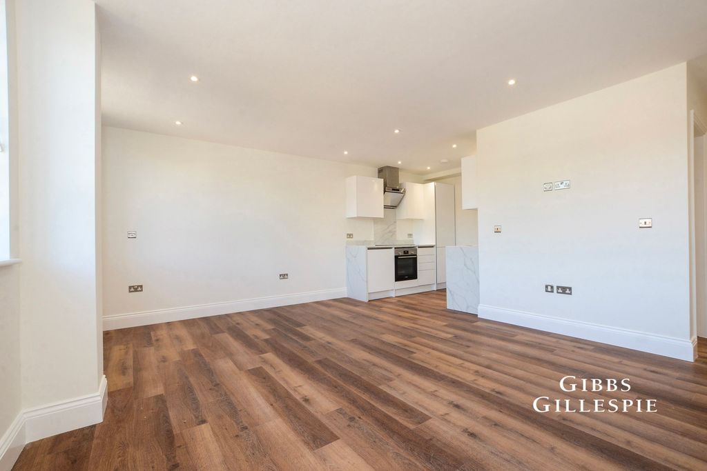 Property photo 2 of 11 Pbox-Img.Jpg