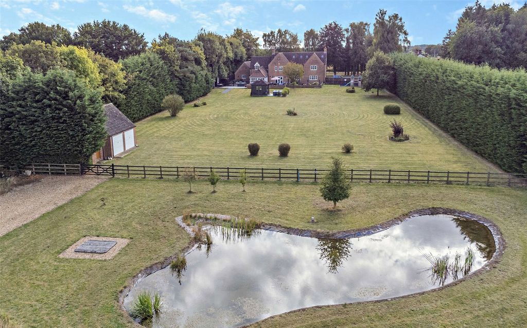 Property photo 1 of 23 Gardens